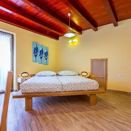 House Vikendica Loborika
